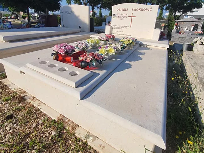 Klesarstvo Katusa Spomenici 01